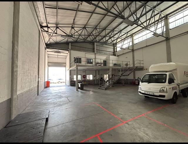 404M² WAREHOUSE TO LET IN AIRPORT INDUSTRIA